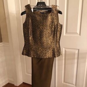 Silk sleeveless top and pants